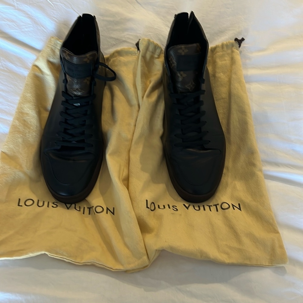 Louis Vuitton men’s monogram MACASSAR high top sneaker (MS 0134) size 12US